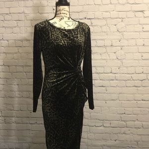 🆕NWT Tahari Velvet Animal Print Dress